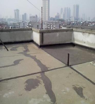 桐梓漏水维修 楼顶漏水是什么原因，楼顶漏水维修方法是什么?